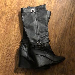 Black wedge boots